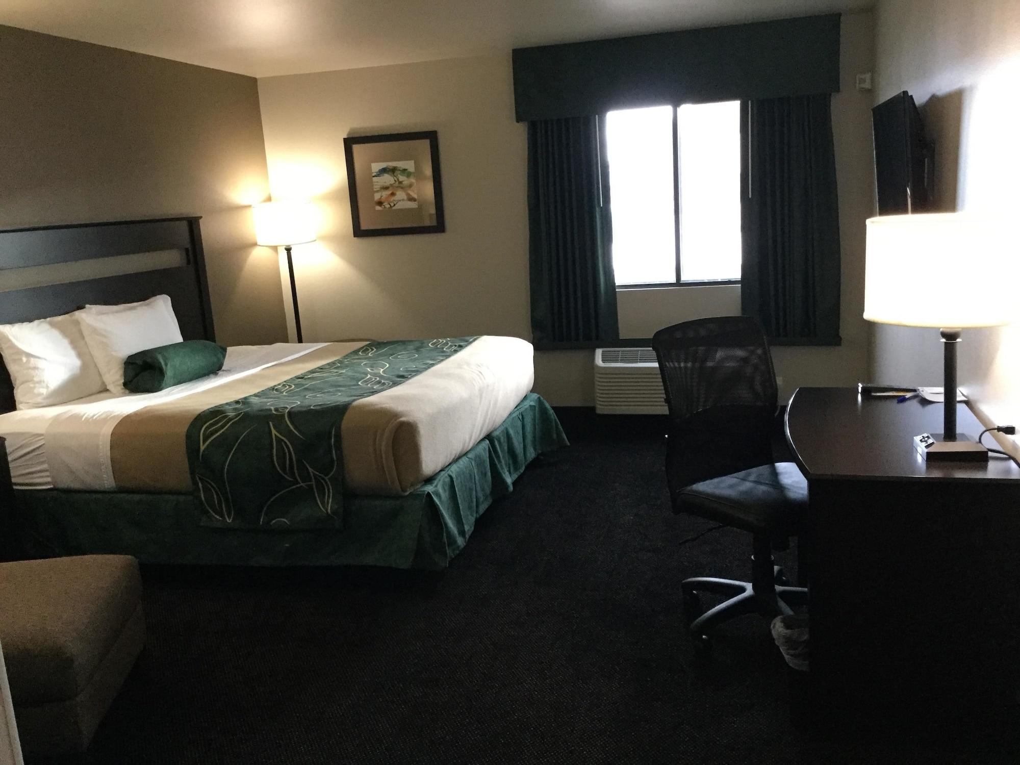 Baymont By Wyndham Glendive Hotel Exterior photo