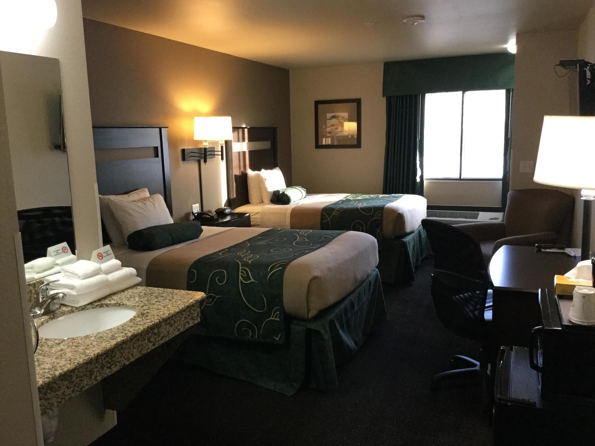 Baymont By Wyndham Glendive Hotel Exterior photo