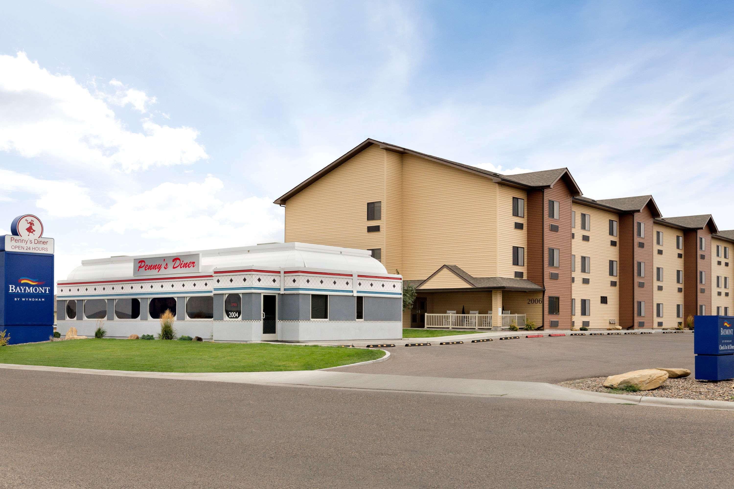 Baymont By Wyndham Glendive Hotel Exterior photo